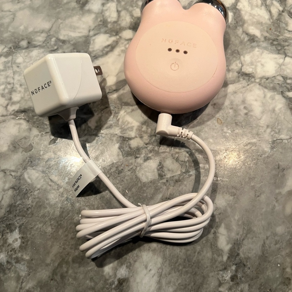 NuFace Blush Pink Facial Toning Device with Charger